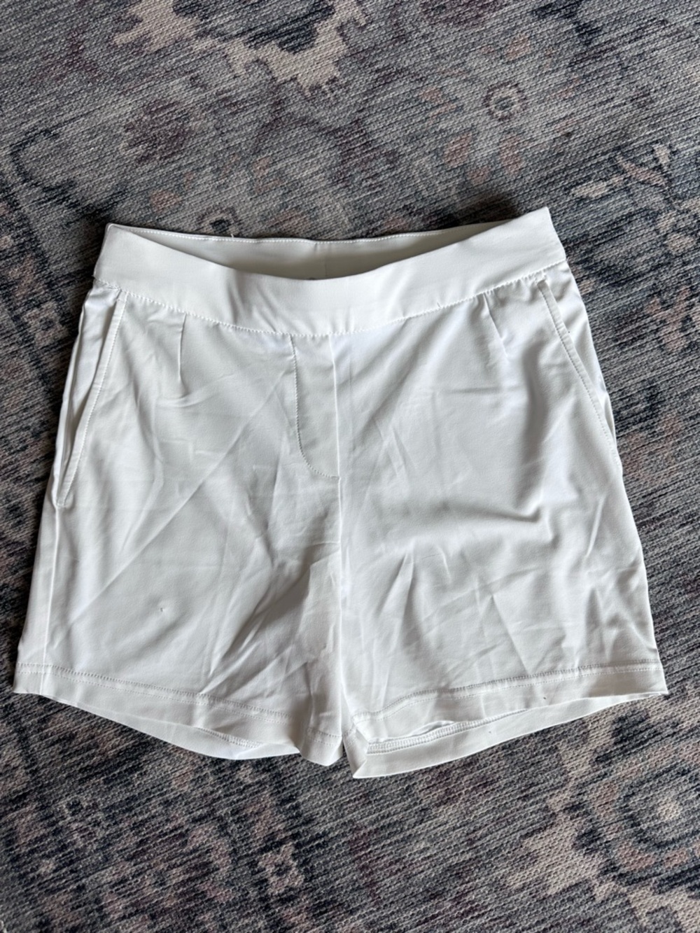 Nike Women’s White High-Waist Pull-On Shorts